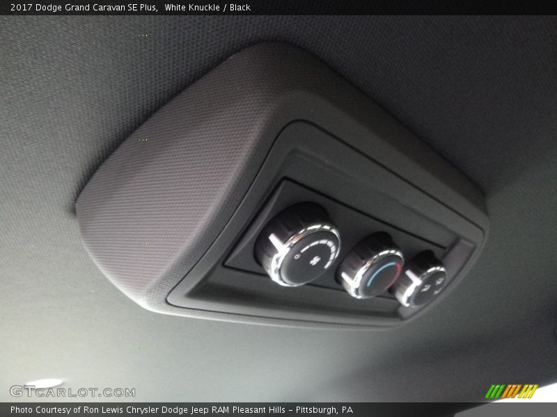 White Knuckle / Black 2017 Dodge Grand Caravan SE Plus