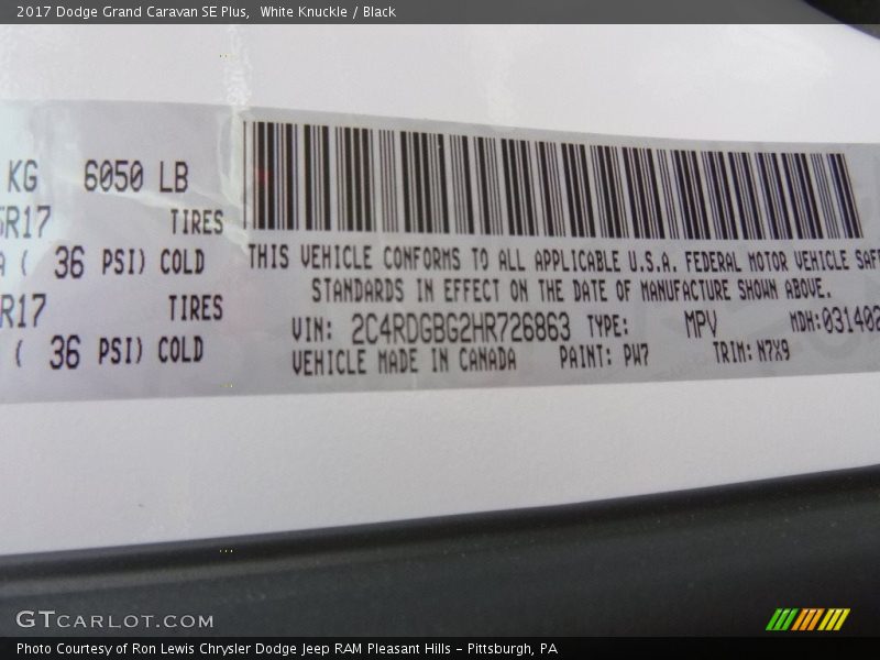 White Knuckle / Black 2017 Dodge Grand Caravan SE Plus