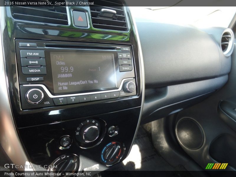 Super Black / Charcoal 2016 Nissan Versa Note SV
