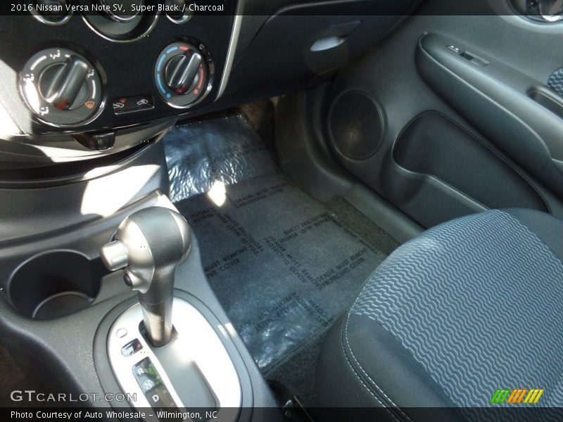 Super Black / Charcoal 2016 Nissan Versa Note SV
