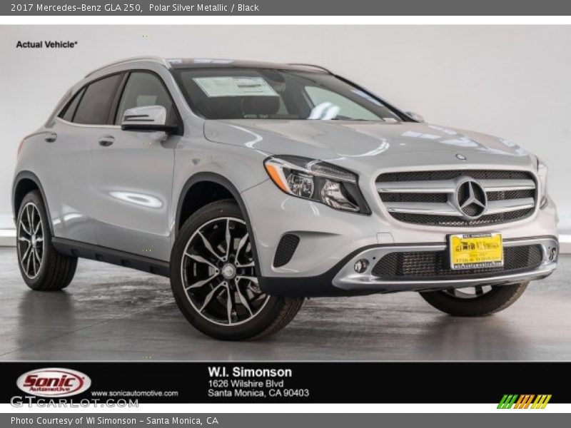 Polar Silver Metallic / Black 2017 Mercedes-Benz GLA 250