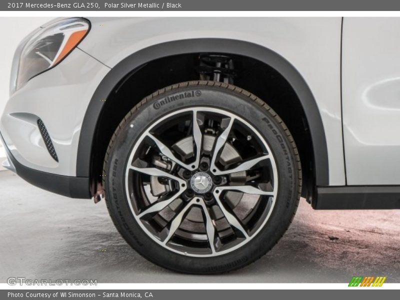 Polar Silver Metallic / Black 2017 Mercedes-Benz GLA 250