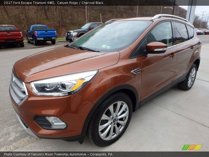 Front 3/4 View of 2017 Escape Titanium 4WD