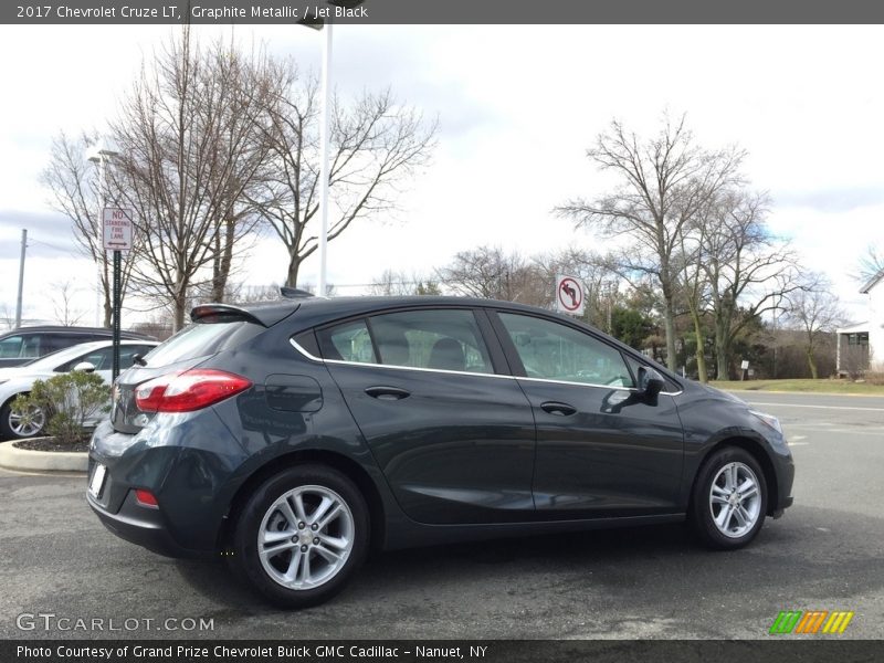 Graphite Metallic / Jet Black 2017 Chevrolet Cruze LT