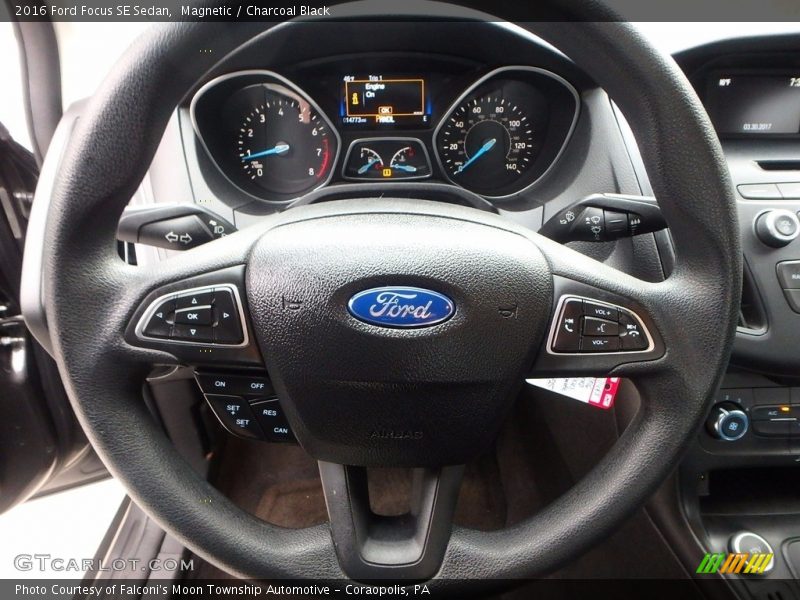 Magnetic / Charcoal Black 2016 Ford Focus SE Sedan