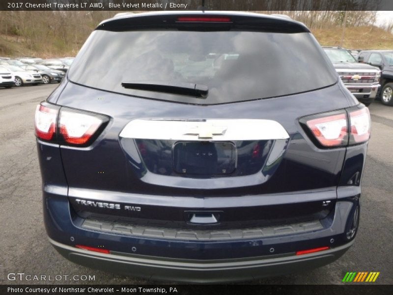 Blue Velvet Metallic / Ebony 2017 Chevrolet Traverse LT AWD