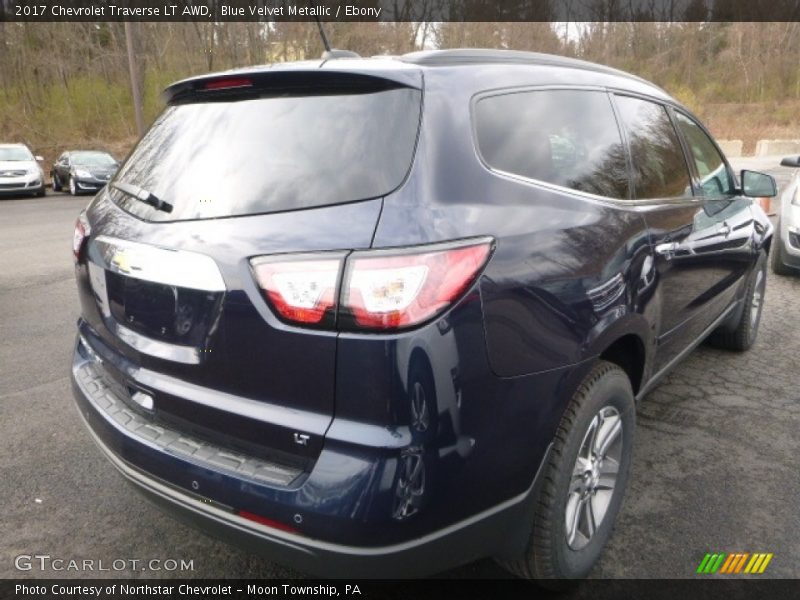 Blue Velvet Metallic / Ebony 2017 Chevrolet Traverse LT AWD