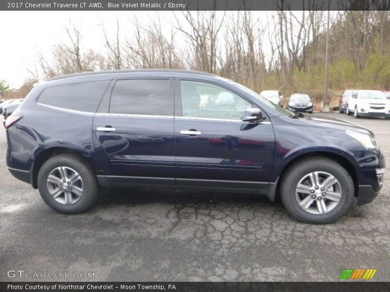 Blue Velvet Metallic / Ebony 2017 Chevrolet Traverse LT AWD