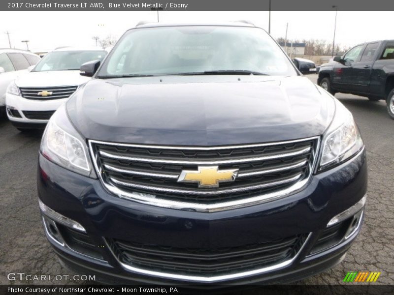 Blue Velvet Metallic / Ebony 2017 Chevrolet Traverse LT AWD