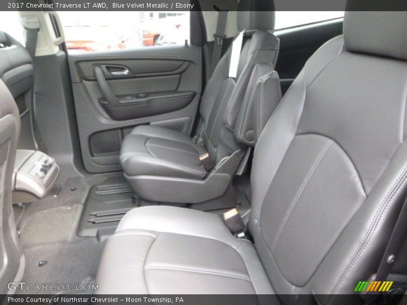 Blue Velvet Metallic / Ebony 2017 Chevrolet Traverse LT AWD