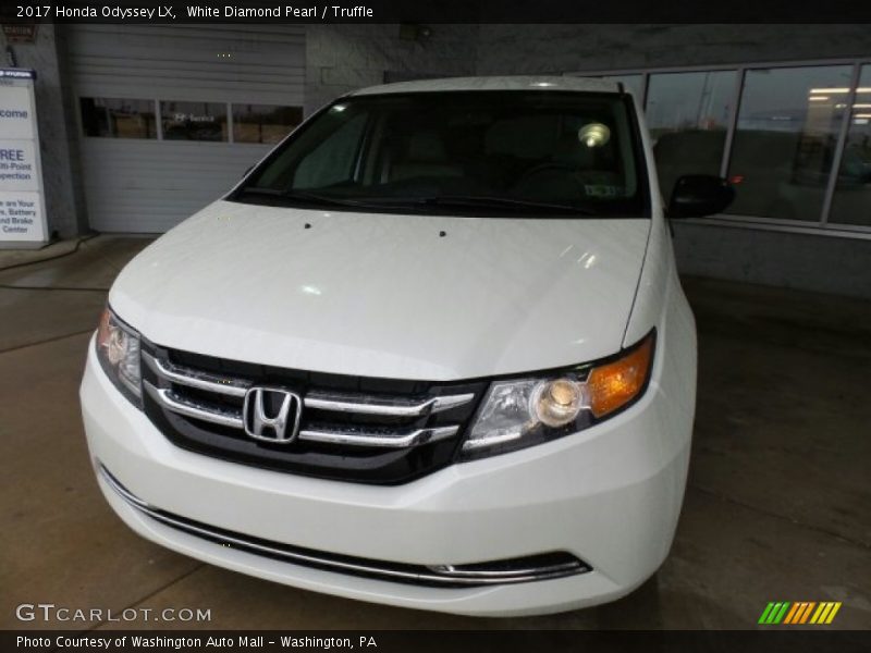 White Diamond Pearl / Truffle 2017 Honda Odyssey LX