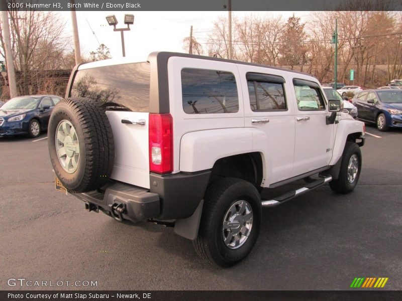 Birch White / Ebony Black 2006 Hummer H3