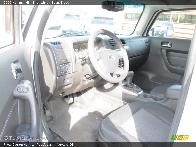 Birch White / Ebony Black 2006 Hummer H3