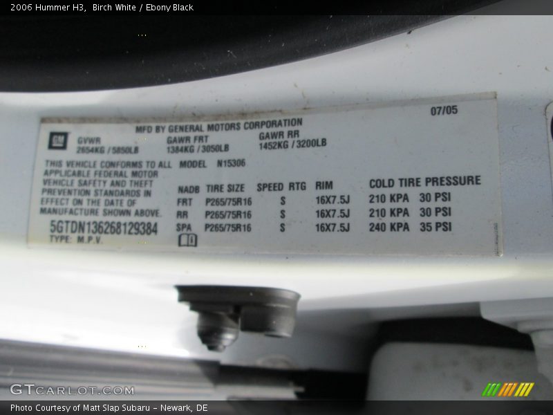 Birch White / Ebony Black 2006 Hummer H3