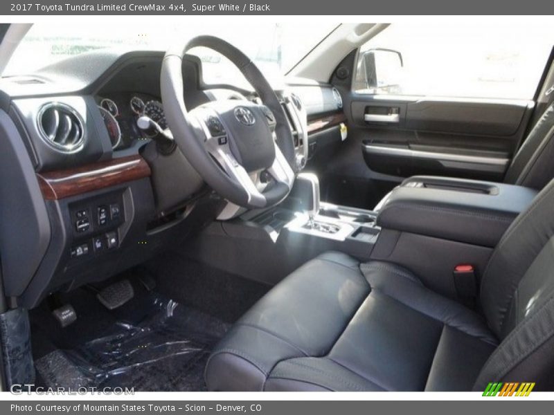 Super White / Black 2017 Toyota Tundra Limited CrewMax 4x4