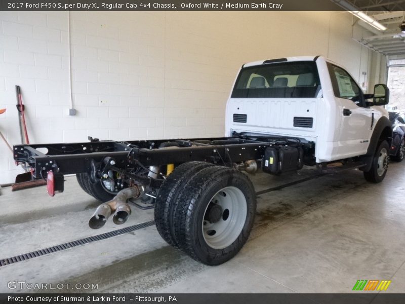 Oxford White / Medium Earth Gray 2017 Ford F450 Super Duty XL Regular Cab 4x4 Chassis
