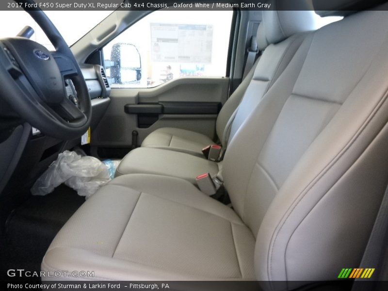Oxford White / Medium Earth Gray 2017 Ford F450 Super Duty XL Regular Cab 4x4 Chassis
