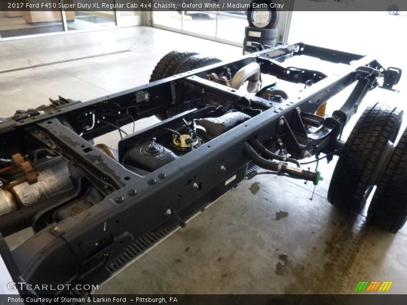 Oxford White / Medium Earth Gray 2017 Ford F450 Super Duty XL Regular Cab 4x4 Chassis