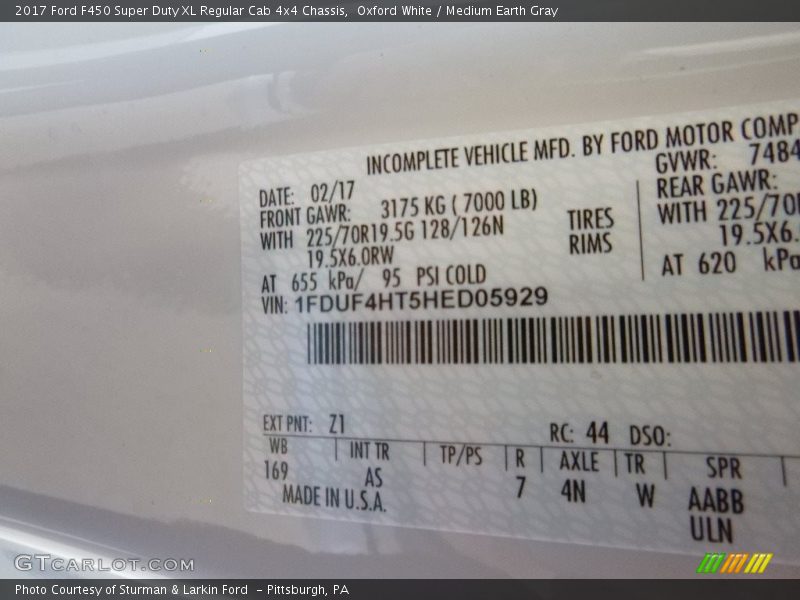 Oxford White / Medium Earth Gray 2017 Ford F450 Super Duty XL Regular Cab 4x4 Chassis