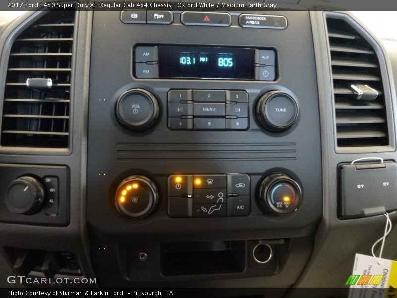 Oxford White / Medium Earth Gray 2017 Ford F450 Super Duty XL Regular Cab 4x4 Chassis