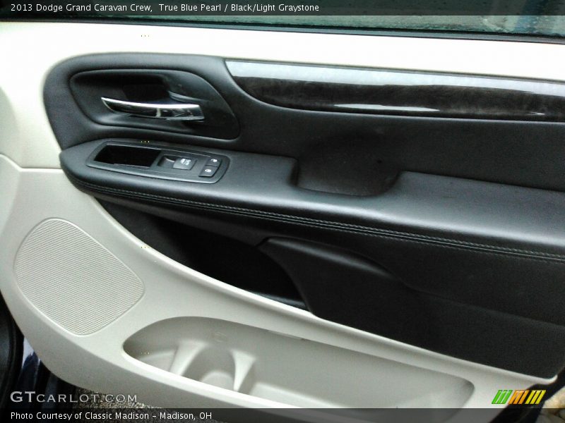 True Blue Pearl / Black/Light Graystone 2013 Dodge Grand Caravan Crew