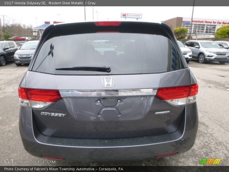 Modern Steel Metallic / Gray 2017 Honda Odyssey SE