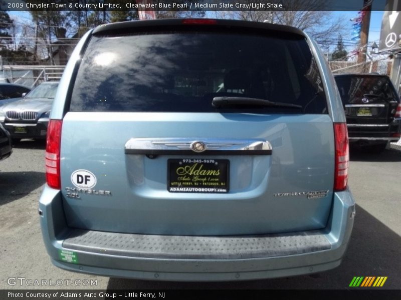 Clearwater Blue Pearl / Medium Slate Gray/Light Shale 2009 Chrysler Town & Country Limited