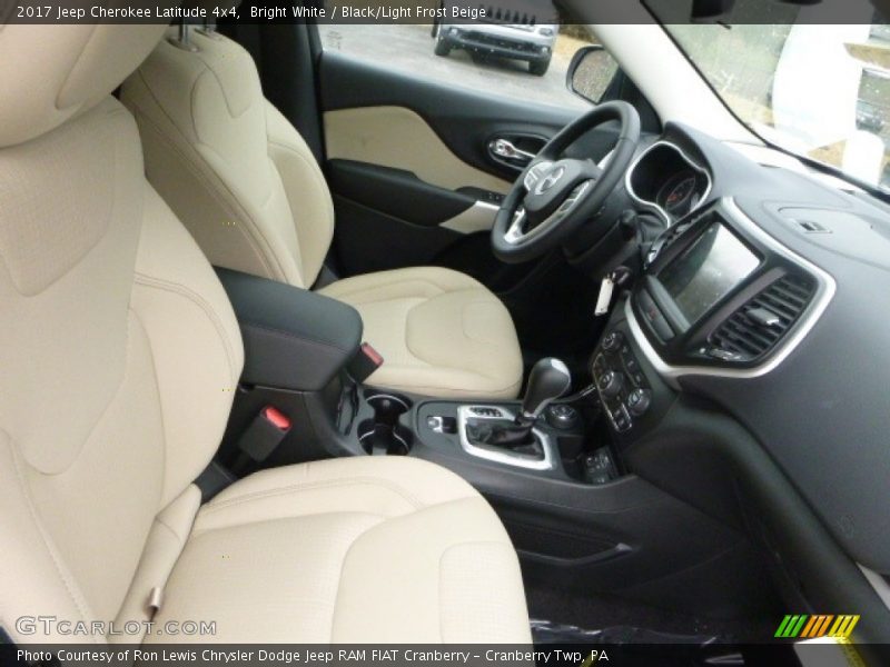 Bright White / Black/Light Frost Beige 2017 Jeep Cherokee Latitude 4x4