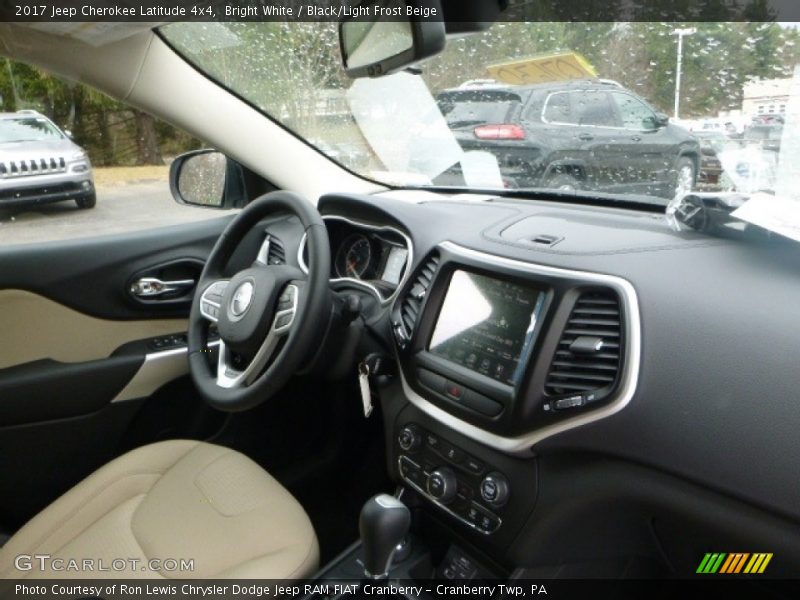 Bright White / Black/Light Frost Beige 2017 Jeep Cherokee Latitude 4x4