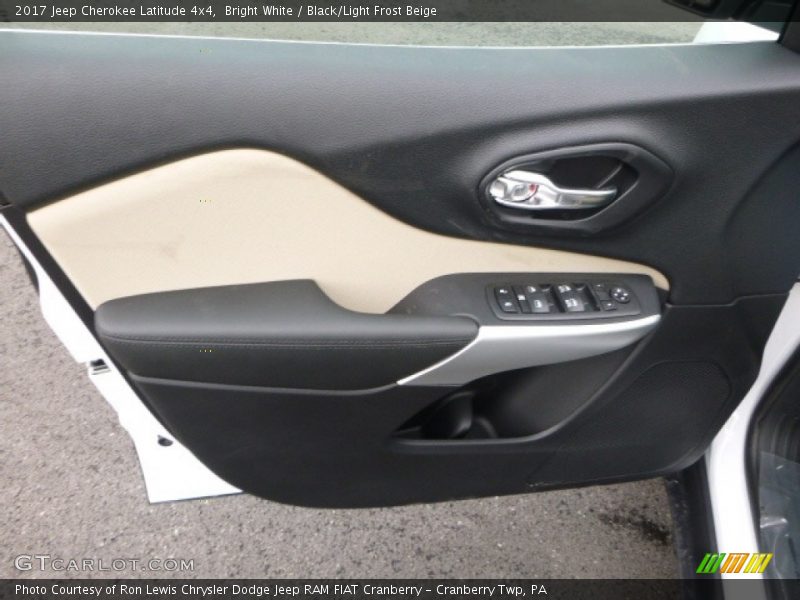Bright White / Black/Light Frost Beige 2017 Jeep Cherokee Latitude 4x4