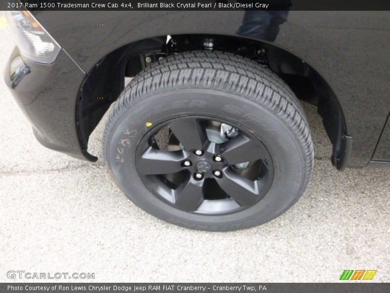 Brilliant Black Crystal Pearl / Black/Diesel Gray 2017 Ram 1500 Tradesman Crew Cab 4x4