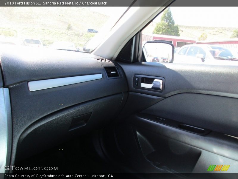 Sangria Red Metallic / Charcoal Black 2010 Ford Fusion SE