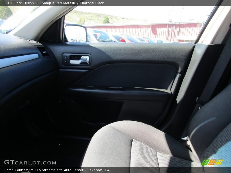 Sangria Red Metallic / Charcoal Black 2010 Ford Fusion SE