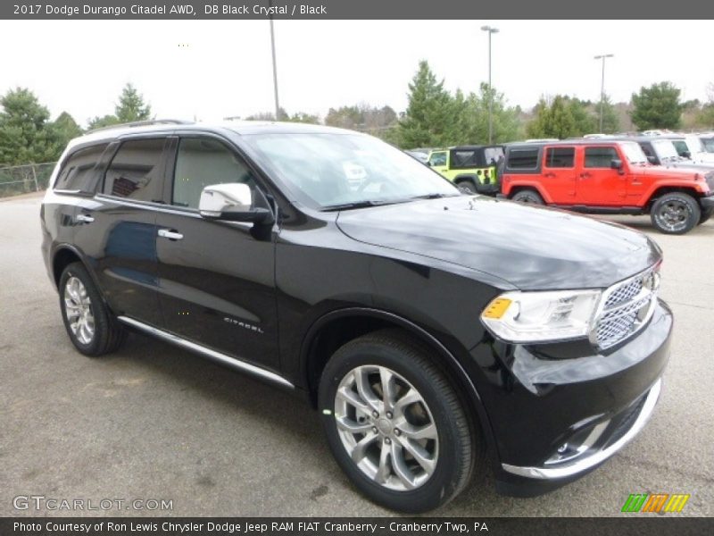 Front 3/4 View of 2017 Durango Citadel AWD