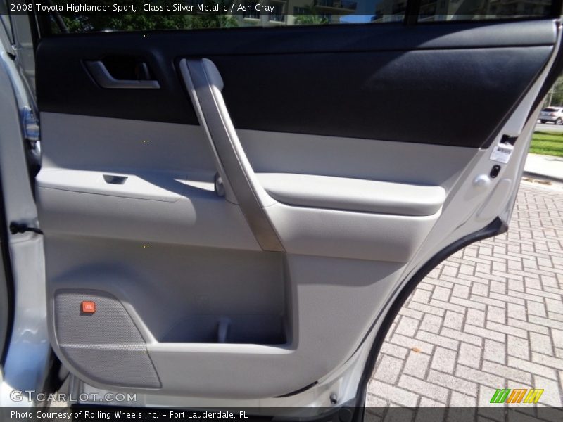 Door Panel of 2008 Highlander Sport