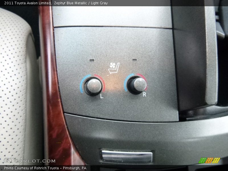 Zephyr Blue Metallic / Light Gray 2011 Toyota Avalon Limited