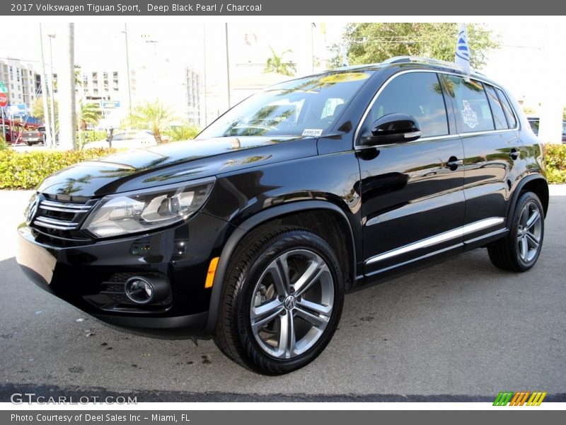 Front 3/4 View of 2017 Tiguan Sport