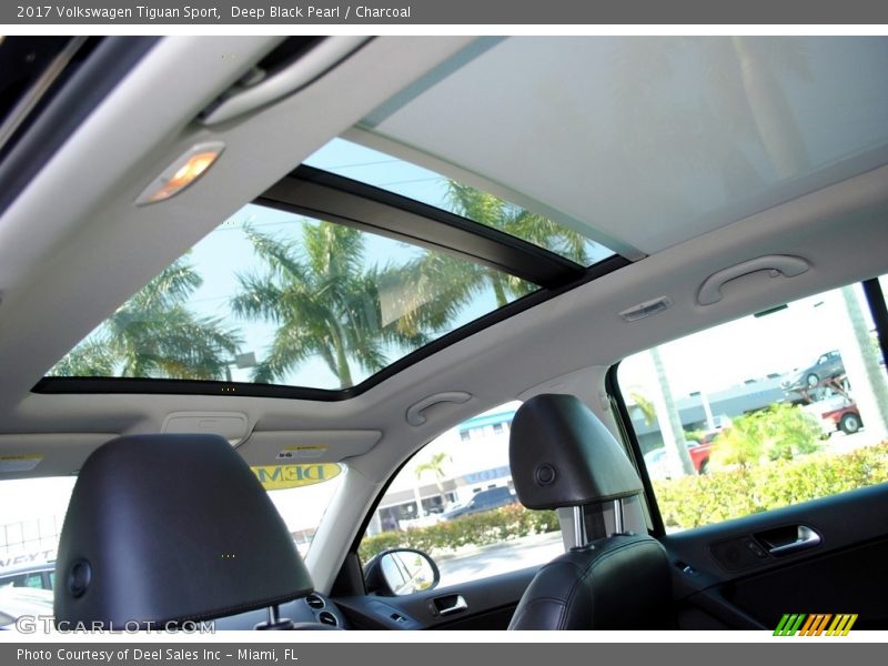 Sunroof of 2017 Tiguan Sport