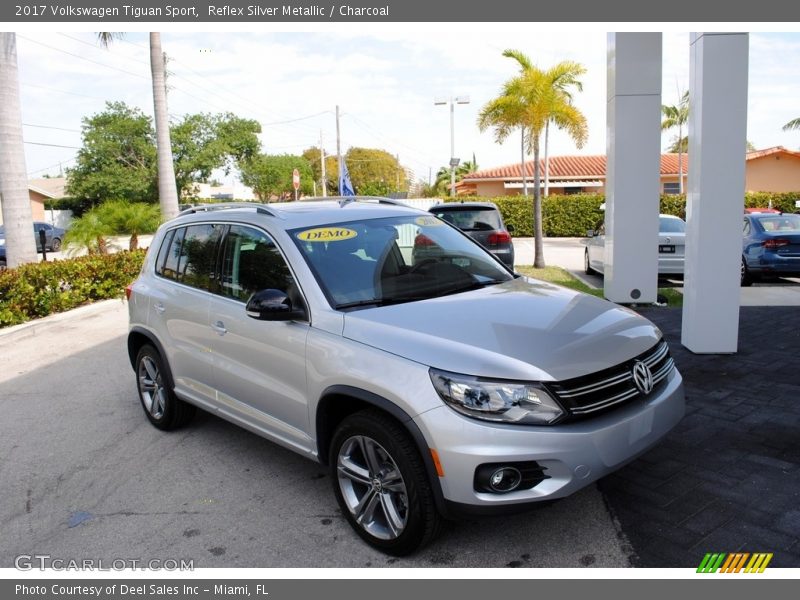 Reflex Silver Metallic / Charcoal 2017 Volkswagen Tiguan Sport