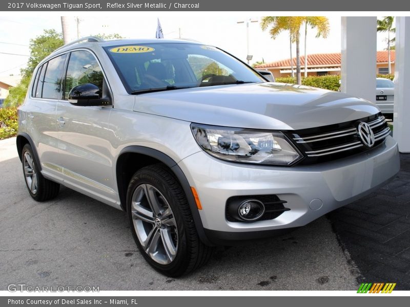 Reflex Silver Metallic / Charcoal 2017 Volkswagen Tiguan Sport