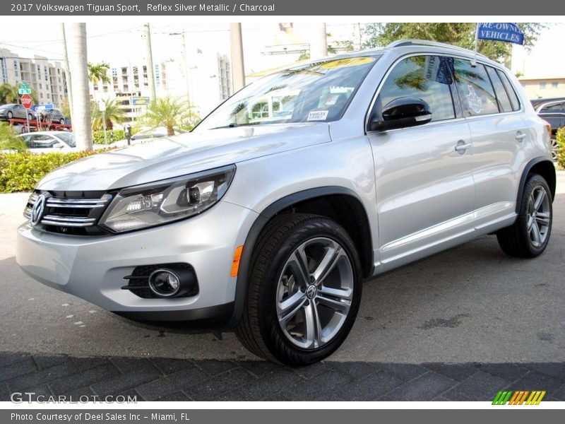 Reflex Silver Metallic / Charcoal 2017 Volkswagen Tiguan Sport