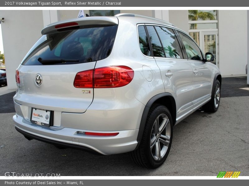 Reflex Silver Metallic / Charcoal 2017 Volkswagen Tiguan Sport