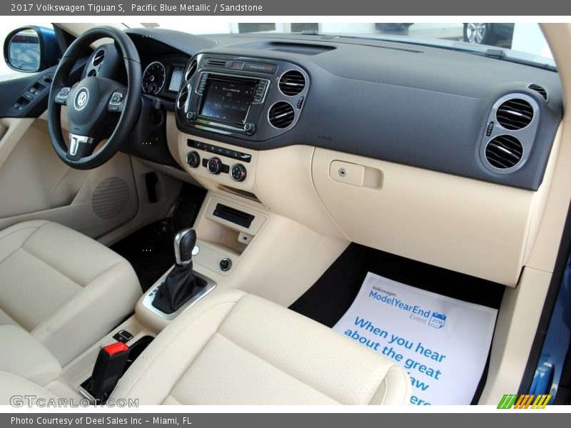 Dashboard of 2017 Tiguan S