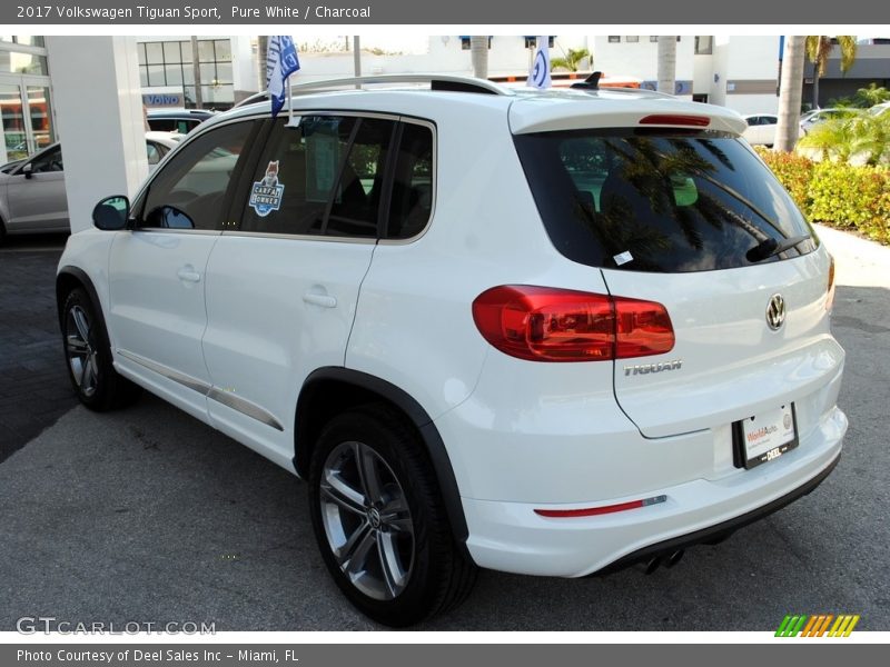Pure White / Charcoal 2017 Volkswagen Tiguan Sport