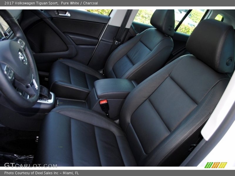 Pure White / Charcoal 2017 Volkswagen Tiguan Sport