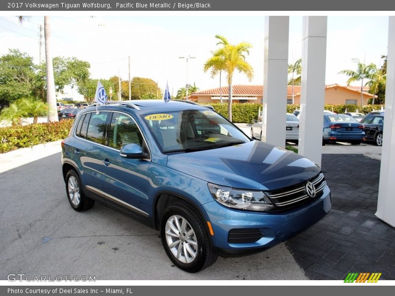 Front 3/4 View of 2017 Tiguan Wolfsburg