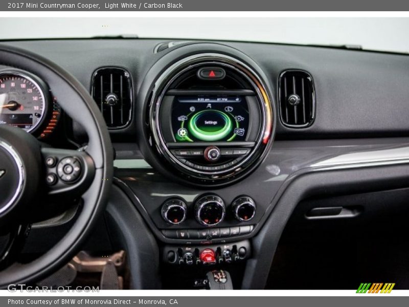 Light White / Carbon Black 2017 Mini Countryman Cooper