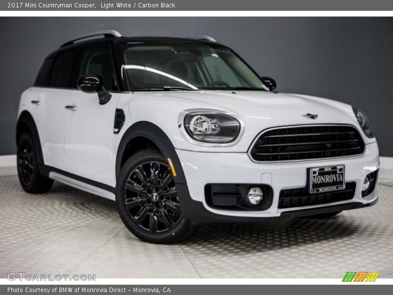 Light White / Carbon Black 2017 Mini Countryman Cooper