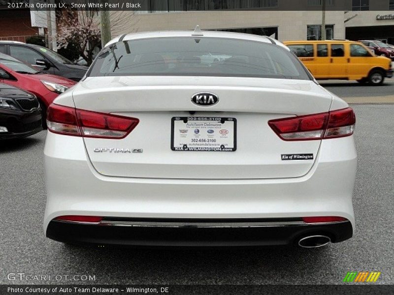 Snow White Pearl / Black 2017 Kia Optima LX