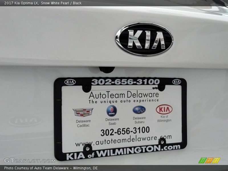 Snow White Pearl / Black 2017 Kia Optima LX